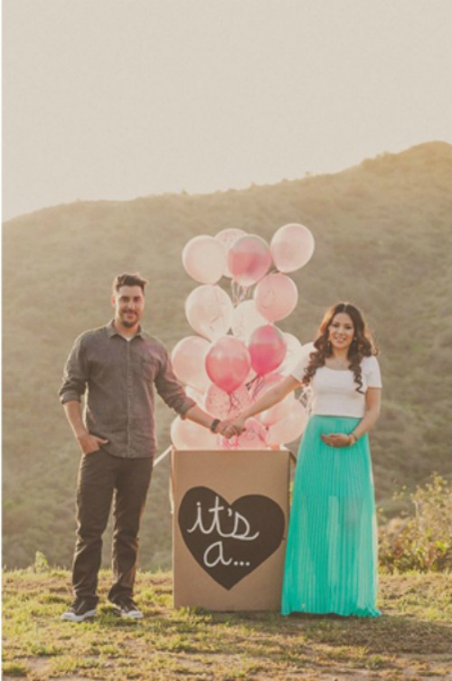 announcement-with-balloons-in-a-boxannouncement-with-balloons-in-a-box